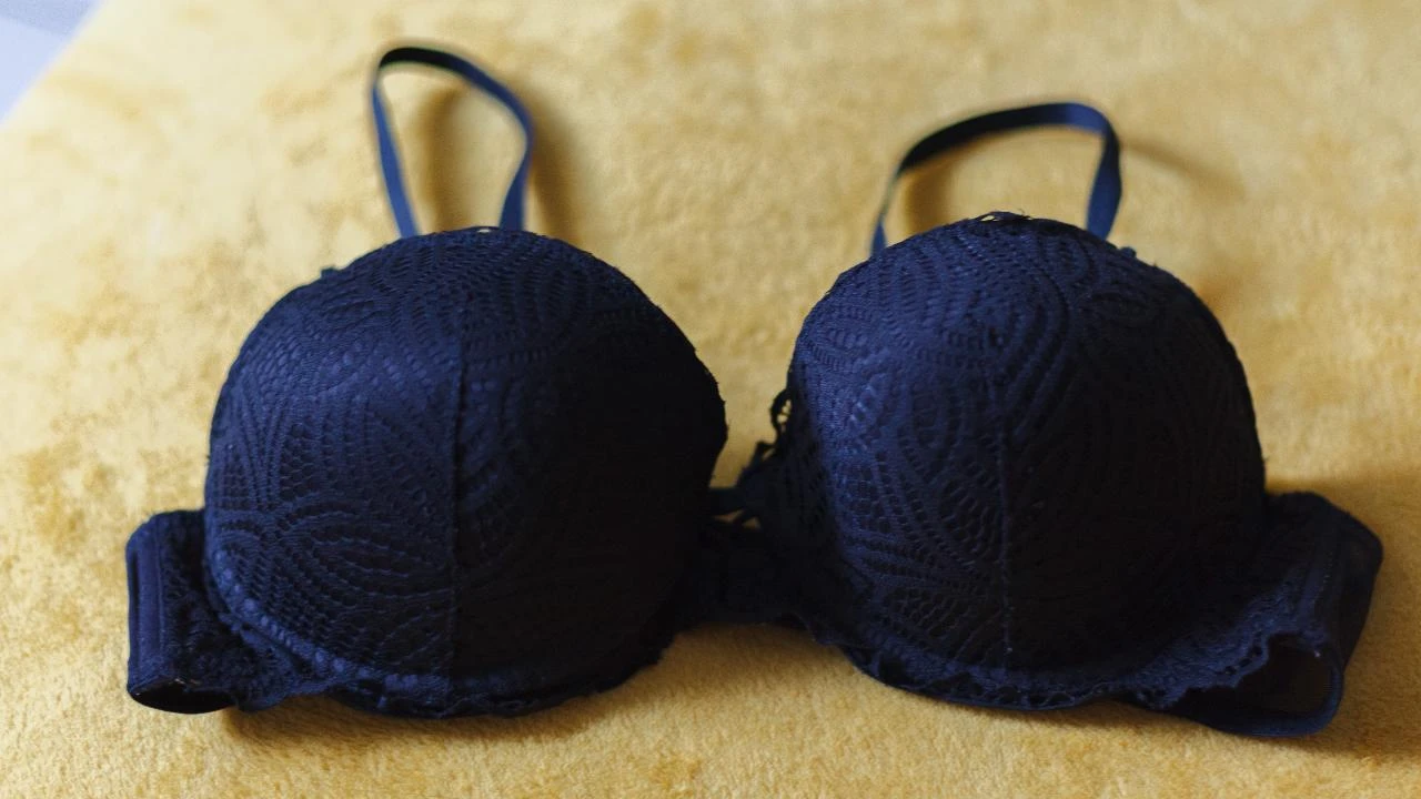 🔥 Glamour obscuro: Conjunto de lingerie push-up de renda preto 95B & XS – photo 3